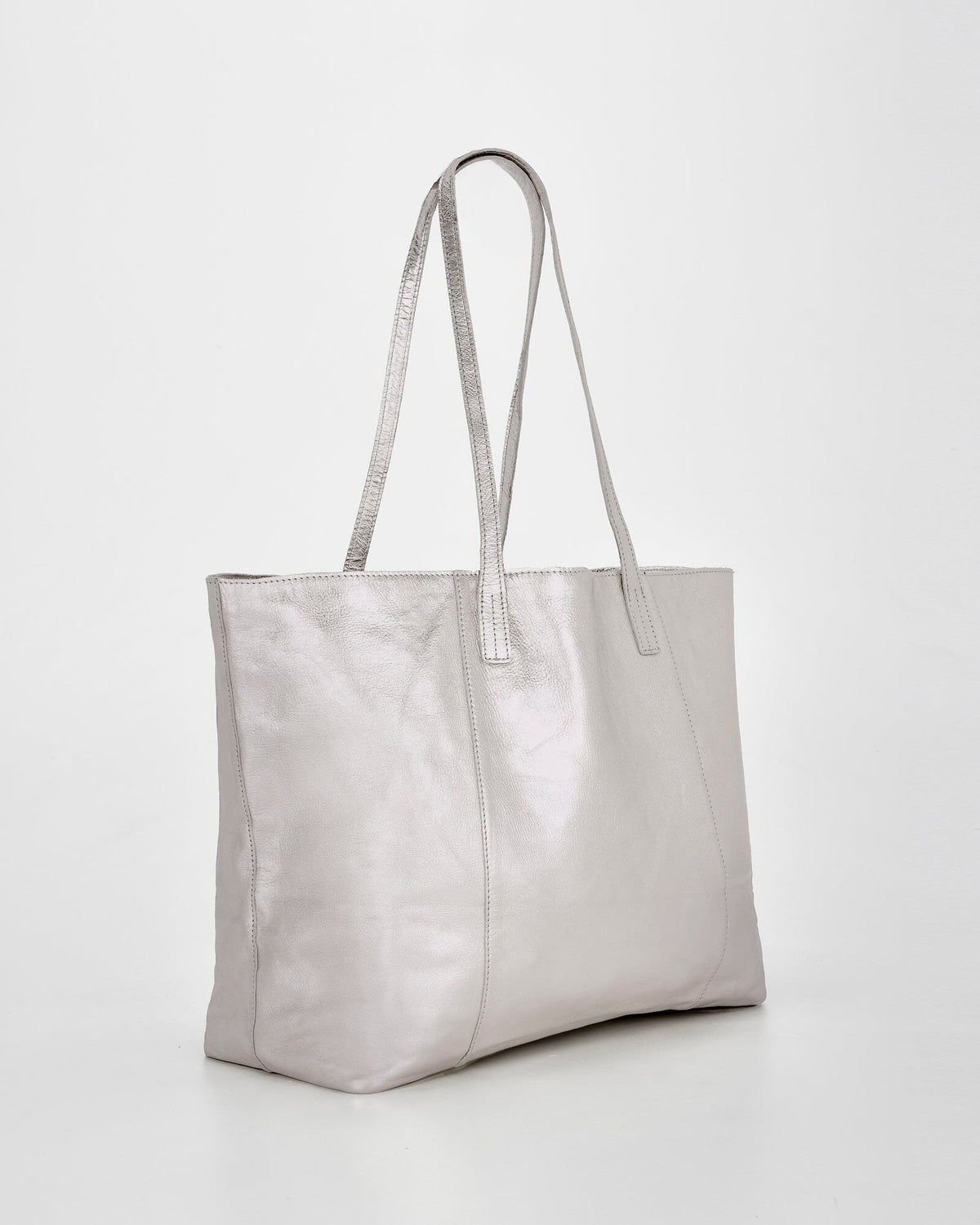 Elara Metallic Hobo