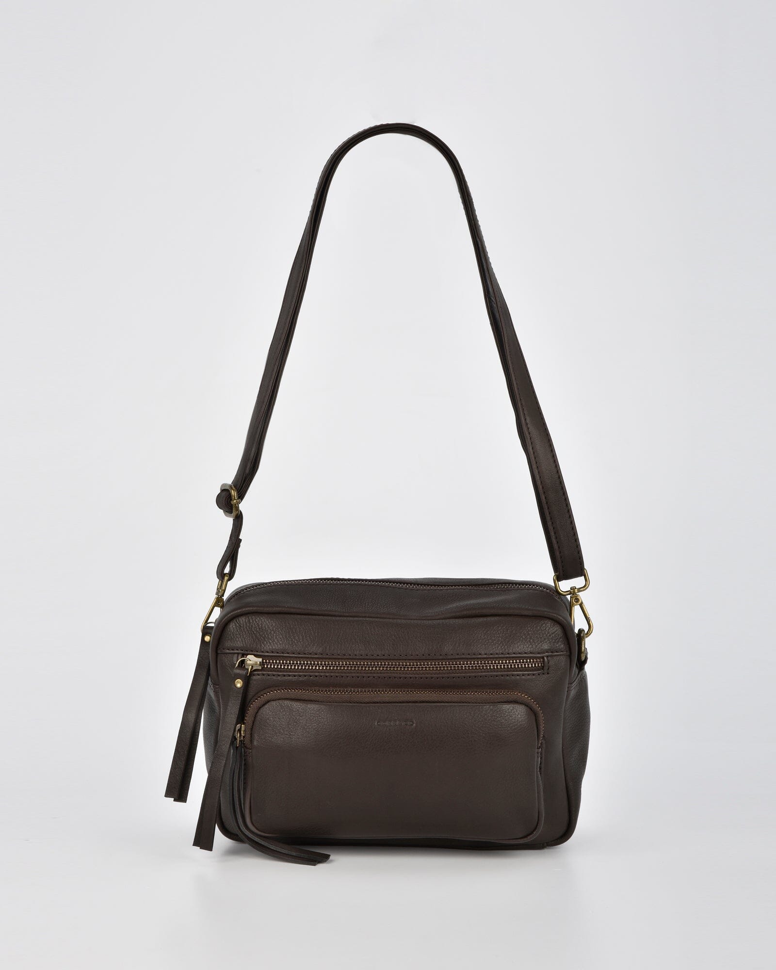 Cole haan camera leather crossbody bag hotsell