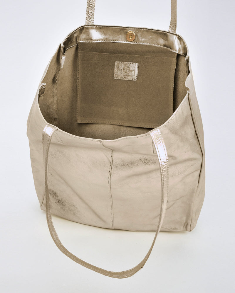 Venus Metallic Hobo